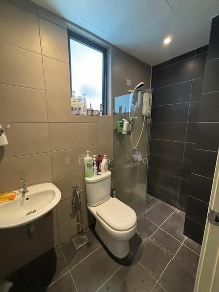 Kondominium untuk Disewa di Sutera Pines - Sean Lo - Bathroom - PropertyGuru.com.my