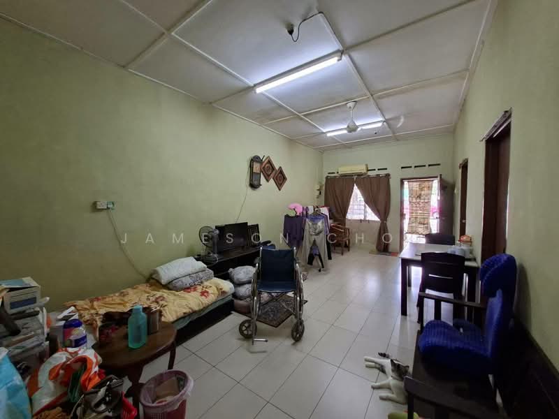 1-storey Terraced House for Sale in Taman Ungku Tun Aminah (Skudai) - Jameson Choo - Living Room - PropertyGuru.com.my