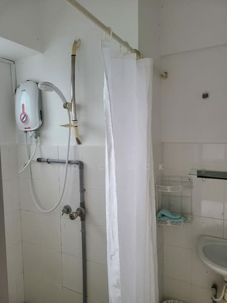 Servis Apartment untuk Dijual di Axis SoHu @ Axis Pandan - Dc Chock - Bathroom - PropertyGuru.com.my