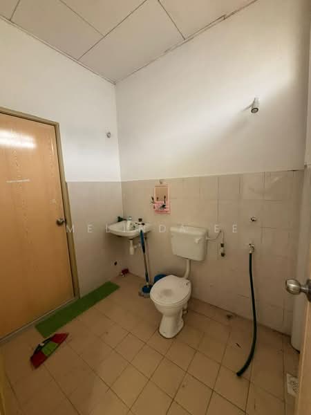 2-storey Terraced House for Sale in Johor Bahru (Johor) - Melinda Ee - Bathroom - PropertyGuru.com.my