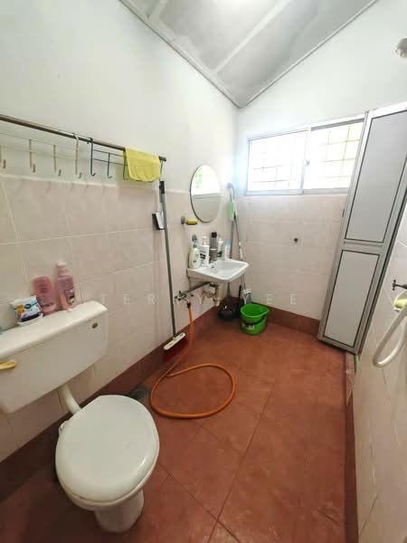 Rumah Teres untuk Dijual di Bandar Mahkota Cheras (Cheras) - Terry Yee - Bathroom - PropertyGuru.com.my