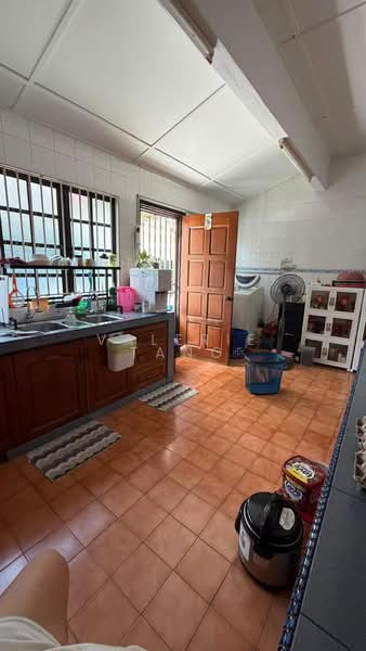 2-storey Terraced House for Sale in Taman Universiti Indah (Seri Kembangan) - Valerie Tang - Kitchen - PropertyGuru.com.my