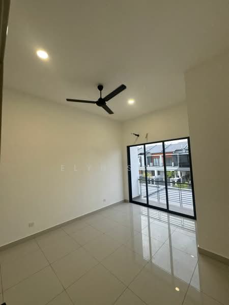 2-storey Terraced House for Rent in Bandar Rimbayu (Telok Panglima Garang) - Elyn Soo - Balcony - PropertyGuru.com.my