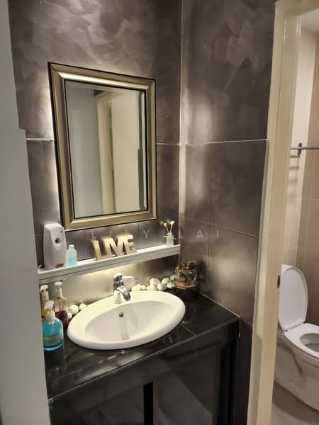 Pangsapuri untuk Dijual di Stutong Heights 2 - Lily Lai - PropertyGuru.com.my
