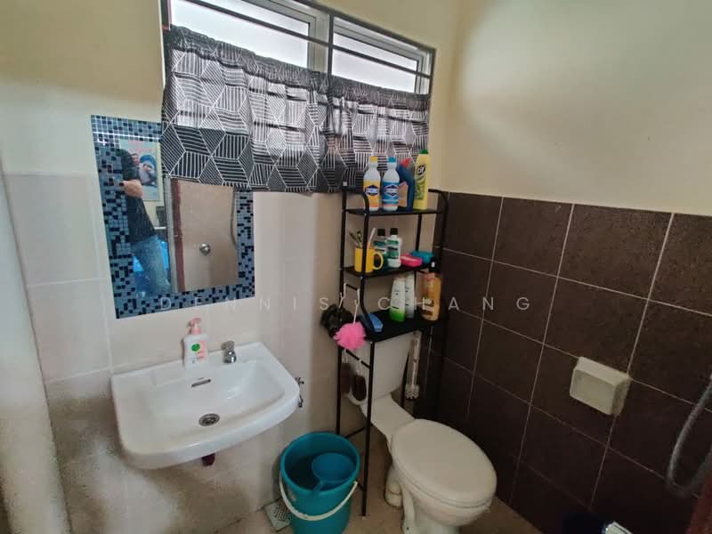 Rumah Teres 2-Tingkat untuk Dijual di Bandar Puchong Utama (Puchong) - Dennis Chang - Bathroom - PropertyGuru.com.my