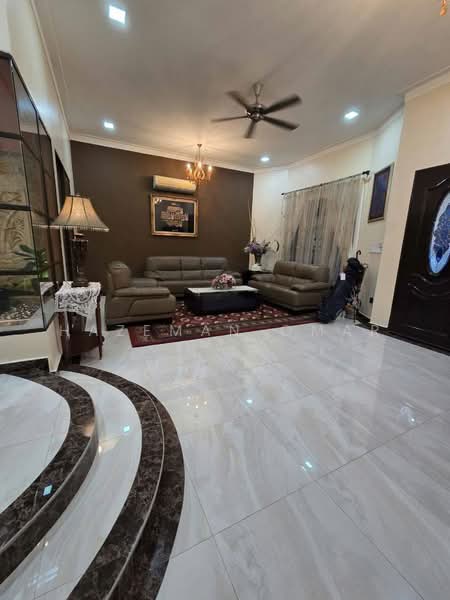 2-storey Terraced House for Sale in Bukit Jelutong (Shah Alam) - Hazeman Omar - Living Room - PropertyGuru.com.my