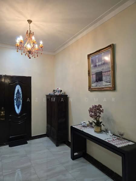 2-storey Terraced House for Sale in Bukit Jelutong (Shah Alam) - Hazeman Omar - Entrance - PropertyGuru.com.my