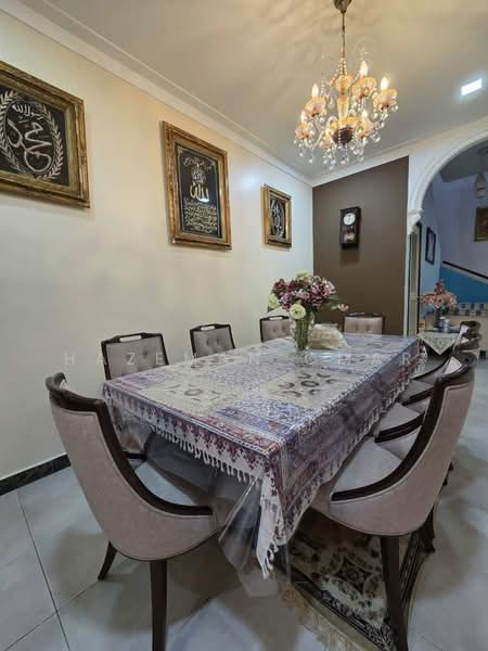 2-storey Terraced House for Sale in Bukit Jelutong (Shah Alam) - Hazeman Omar - Dining Room - PropertyGuru.com.my