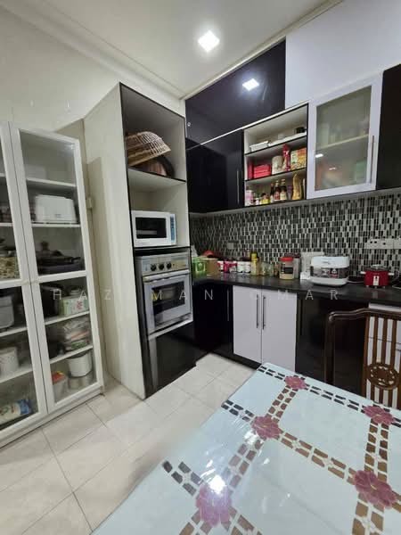 2-storey Terraced House for Sale in Bukit Jelutong (Shah Alam) - Hazeman Omar - Kitchen - PropertyGuru.com.my