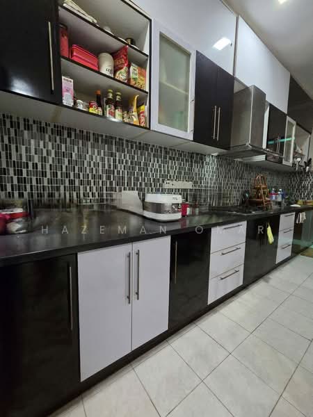2-storey Terraced House for Sale in Bukit Jelutong (Shah Alam) - Hazeman Omar - Kitchen - PropertyGuru.com.my