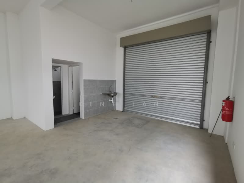 Kedai / Pejabat untuk Dijual di Taman Kota Masai (Pasir Gudang) - Kent Tan - Bathroom - PropertyGuru.com.my