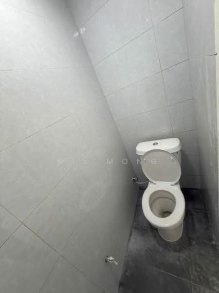 Rumah Flat untuk Dijual di Flat Taman Perling - Wil Mong - Bathroom - PropertyGuru.com.my