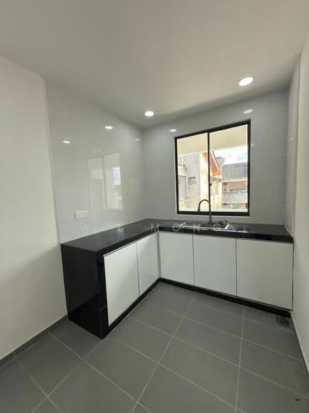 Rumah Flat untuk Dijual di Flat Taman Perling - Wil Mong - Kitchen - PropertyGuru.com.my