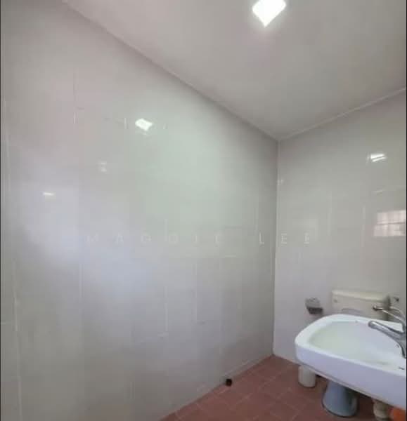 2-storey Terraced House for Rent in Taman Megah Ria (Masai) - Maggie Lee - Bathroom - PropertyGuru.com.my