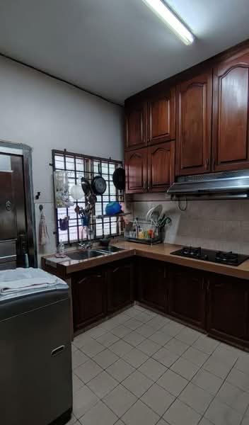 2-storey Terraced House for Sale in Taman Puncak Jalil (Seri Kembangan) - Ilman Nahri - Kitchen - PropertyGuru.com.my