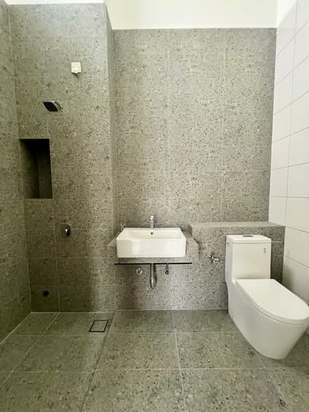 Rumah Teres 2-Tingkat untuk Disewa di Eco Majestic (Semenyih) - CK Law - Bathroom - PropertyGuru.com.my
