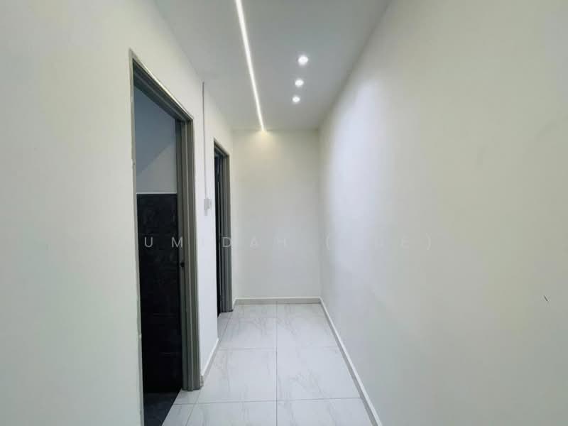 1-storey Terraced House for Sale in Klang (Selangor) - JUMIDAH (JUE) - Corridor - PropertyGuru.com.my