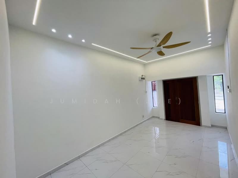 1-storey Terraced House for Sale in Klang (Selangor) - JUMIDAH (JUE) - Living Room - PropertyGuru.com.my