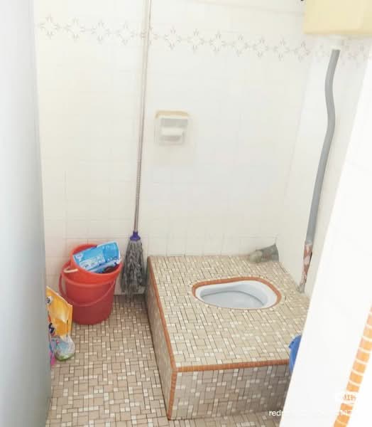 Flat for Sale at Flat Taman Ungku Tun Aminah - Ellen Yeap - Bathroom - PropertyGuru.com.my