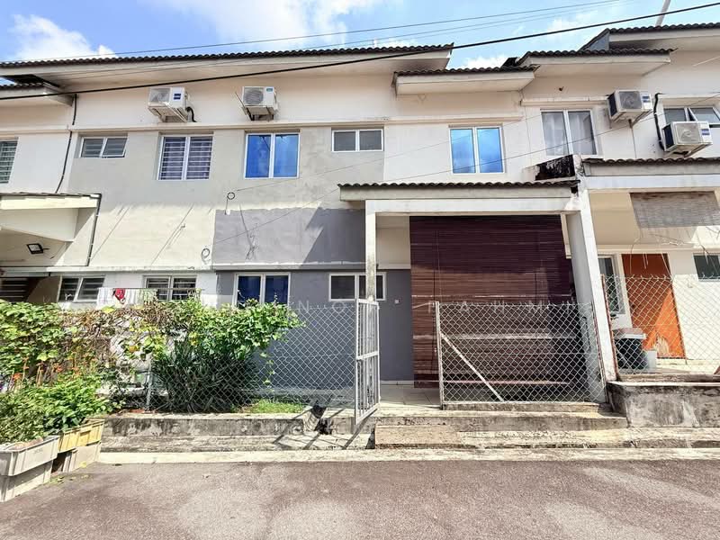 Rumah Teres 2 Tingkat untuk Dijual di Nilai 3 (Nilai) - Mohd Nor Fahmi - Exterior - PropertyGuru.com.my
