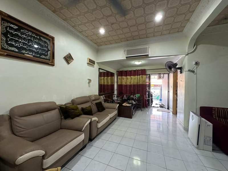 Rumah Teres 1 Tingkat untuk Dijual di Au 2 (Ulu Kelang) - Abid Sabarudin - Living Room - PropertyGuru.com.my