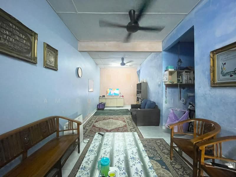 Rumah Teres 1 Tingkat untuk Dijual di Klang (Selangor) - Amirul Nasyriq - Living Room - PropertyGuru.com.my