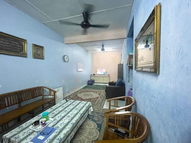 Rumah Teres 1 Tingkat untuk Dijual di Klang (Selangor) - Amirul Nasyriq - Living Room - PropertyGuru.com.my