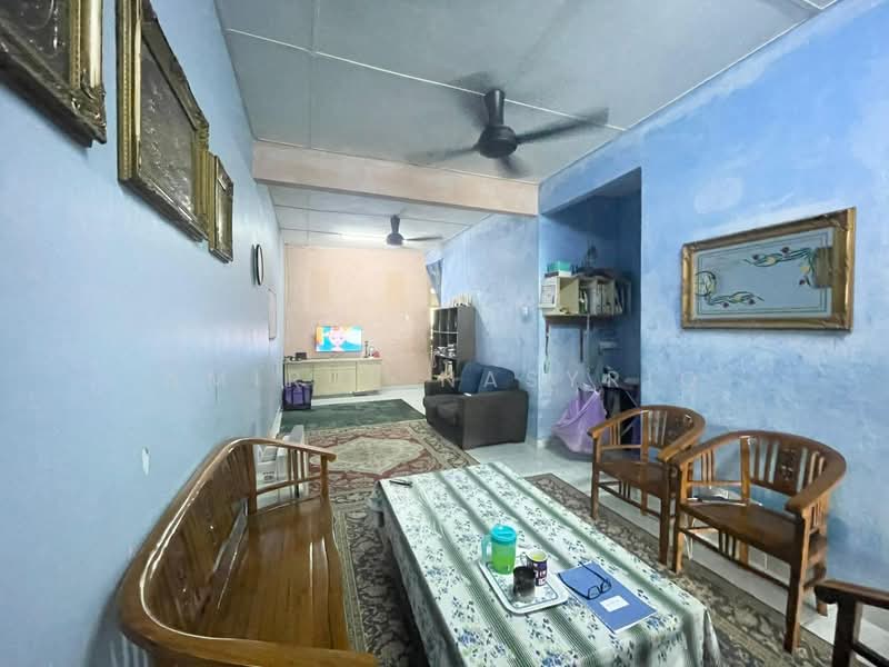 Rumah Teres 1 Tingkat untuk Dijual di Klang (Selangor) - Amirul Nasyriq - Living Room - PropertyGuru.com.my