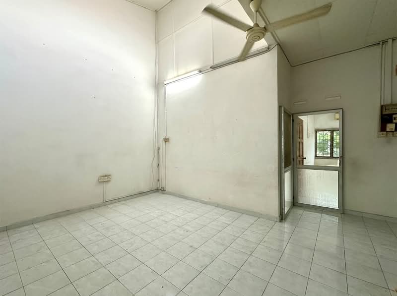 Shop for Rent in Taman Melaka Baru (Batu Berendam) - Kellyn Foo - PropertyGuru.com.my
