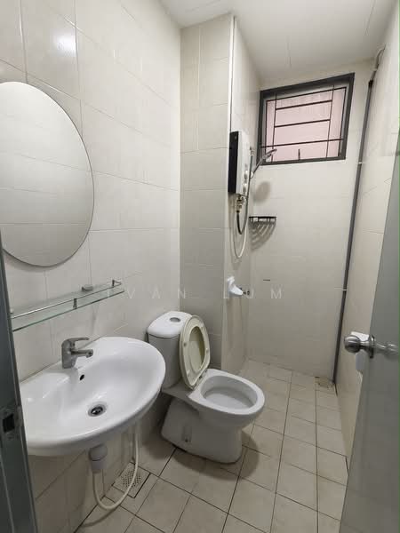 Service Residence for Rent at Serviced Residence @ Casa Tiara - Ivan Lum - Bathroom - PropertyGuru.com.my