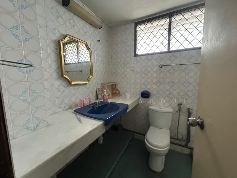 Rumah Banglo untuk Dijual di Ampang Jaya (Ampang) - Cik Maya Abdul - Bathroom - PropertyGuru.com.my