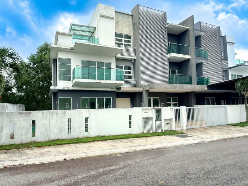 Semi-Detached House for Sale in Seri Kembangan (Selangor) - BILYA ARIFF - PropertyGuru.com.my