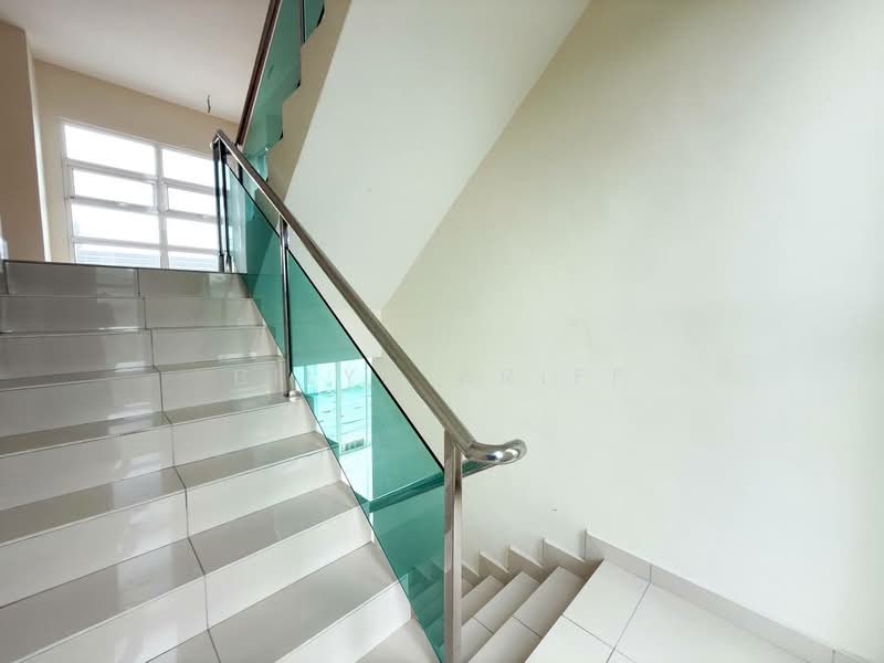 Semi-Detached House for Sale in Seri Kembangan (Selangor) - BILYA ARIFF - PropertyGuru.com.my