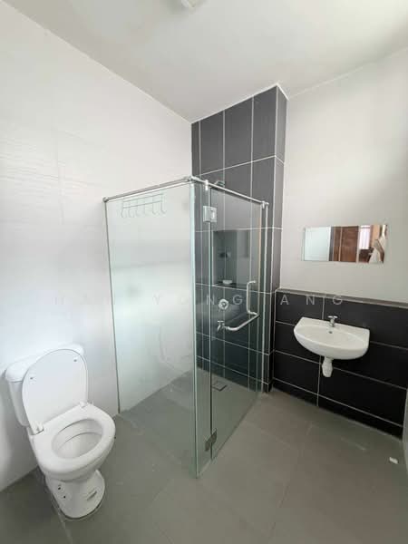 Rumah Kluster untuk Dijual di Taman Adda Heights (Tebrau) - Han Yong Ang - Bathroom - PropertyGuru.com.my
