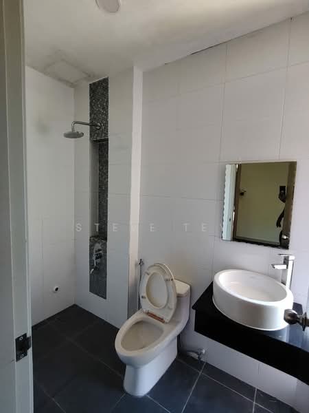 2-storey Terraced House for Rent in Gelang Patah (Johor) - Steve Tey - Bathroom - PropertyGuru.com.my