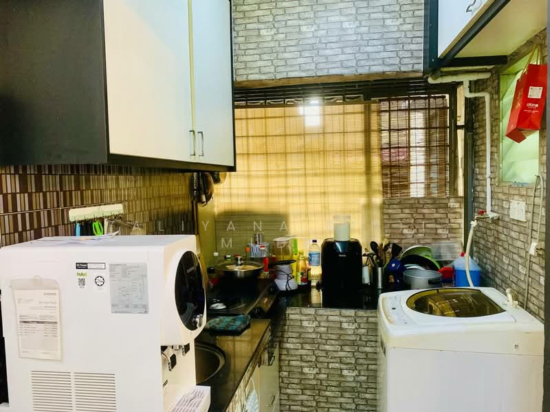 Apartment for Sale at Pangsapuri Sri Meranti - Faliyana binti Muda - PropertyGuru.com.my