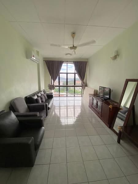 Kondominium untuk Disewa di Vistaria Condominium - Chan YB - Living Room - PropertyGuru.com.my