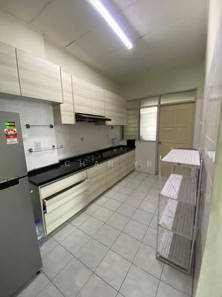 Kondominium untuk Disewa di Vistaria Condominium - Chan YB - Kitchen - PropertyGuru.com.my