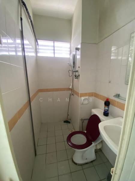 Kondominium untuk Disewa di Vistaria Condominium - Chan YB - Bathroom - PropertyGuru.com.my