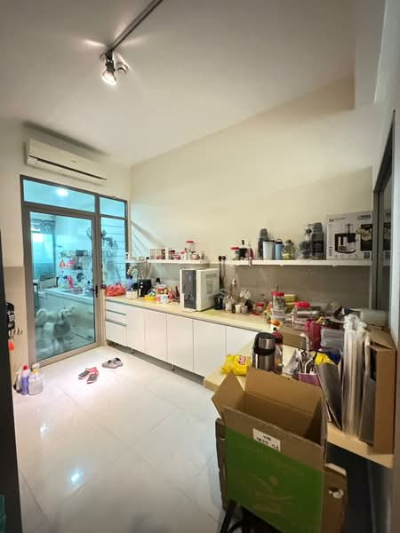 Rumah Teres 3 Tingkat untuk Dijual di Puchong (Selangor) - Louis . - Kitchen - PropertyGuru.com.my