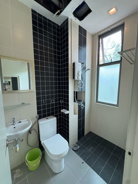 Rumah Teres 3 Tingkat untuk Dijual di Puchong (Selangor) - Louis . - Bathroom - PropertyGuru.com.my