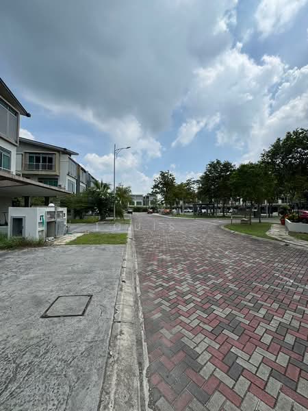 Rumah Teres 3 Tingkat untuk Dijual di Puchong (Selangor) - Louis . - PropertyGuru.com.my