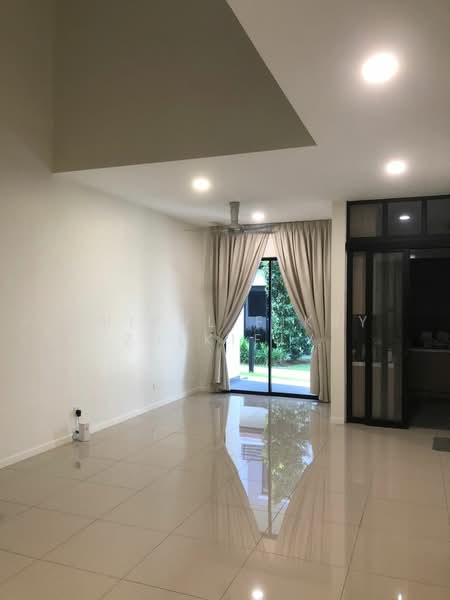 Rumah Teres 2 Tingkat untuk Disewa di Cyberjaya (Selangor) - Amirul Fikry Zulkifly - Living Room - PropertyGuru.com.my