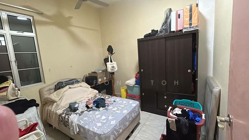 2.5-storey Terraced House for Sale in Taman Gaya (Ulu Tiram) - Ee Fong Toh - Bedroom - PropertyGuru.com.my