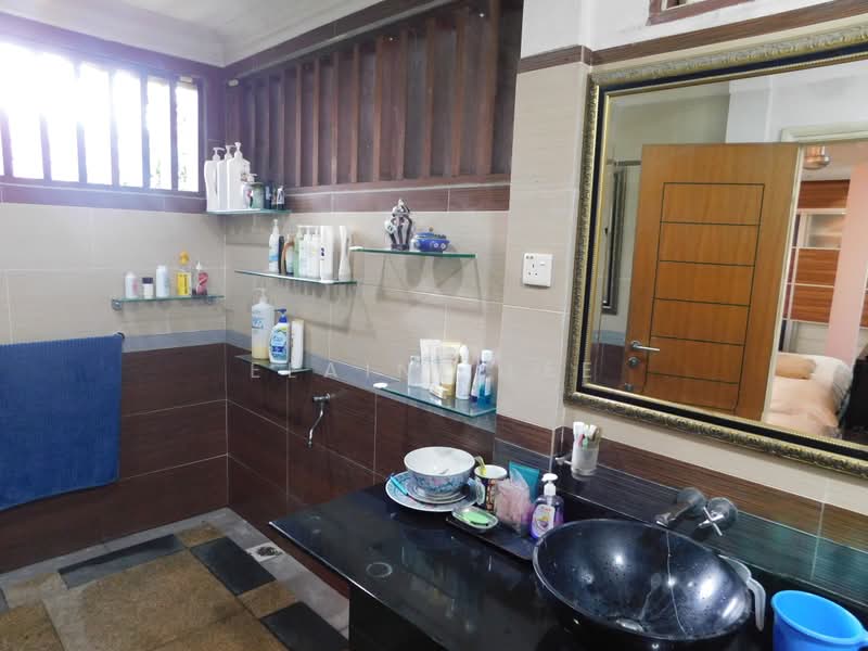Bungalow House untuk Dijual di Bukit Damansara (Damansara Heights) - Elaine Lee - Bathroom - PropertyGuru.com.my