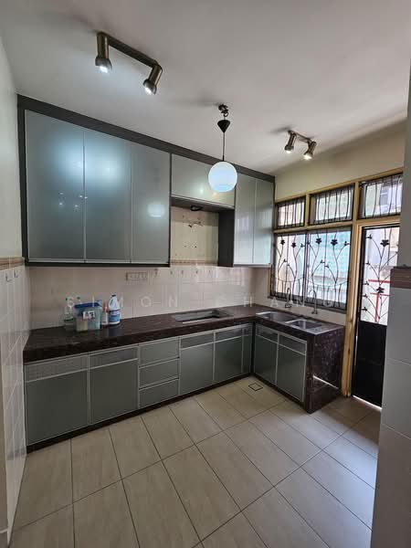 Rumah Teres 2 Tingkat untuk Disewa di Setia Damai (Setia Alam) - Simon Chang - Kitchen - PropertyGuru.com.my