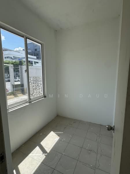 3-storey Terraced House for Sale in Taman Subang Mas (Subang Jaya) - Al Amin Daud - PropertyGuru.com.my
