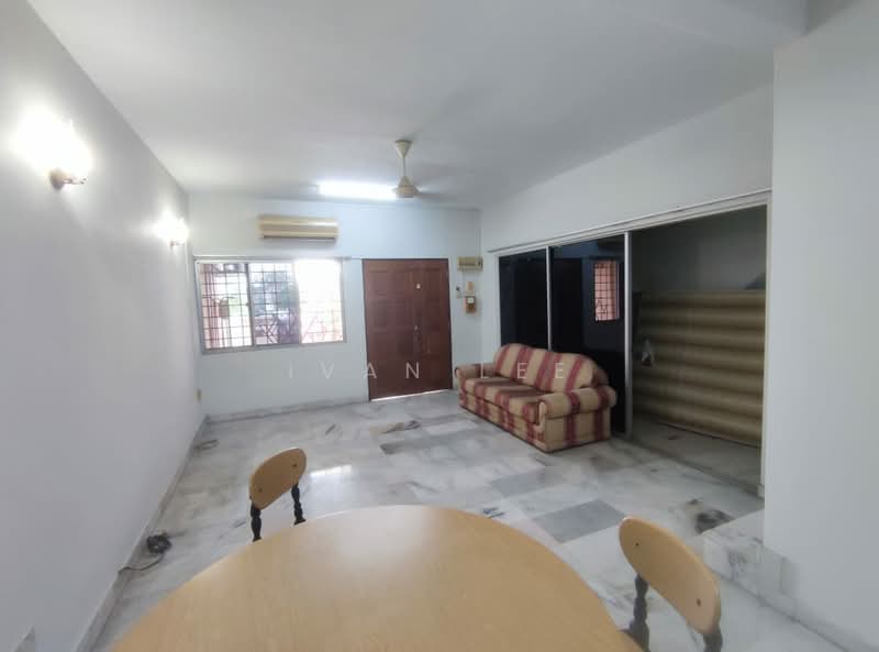 Rumah Teres 2 Tingkat untuk Dijual di SS 21, Damansara Utama (Petaling Jaya) - Ivan Lee - Living Room - PropertyGuru.com.my