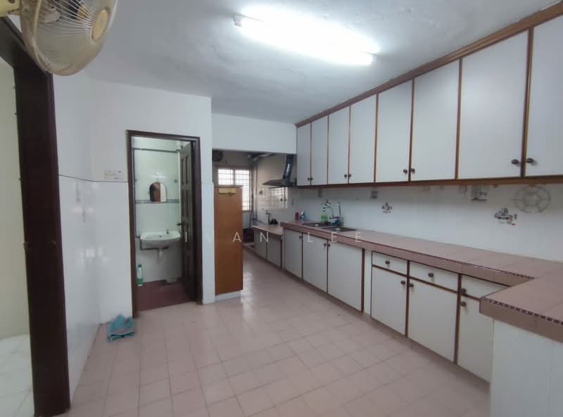 Rumah Teres 2 Tingkat untuk Dijual di SS 21, Damansara Utama (Petaling Jaya) - Ivan Lee - Kitchen - PropertyGuru.com.my