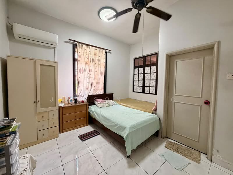 2-storey Terraced House for Rent in Taman Molek (Johor Bahru) - Jameson Choo - Bedroom - PropertyGuru.com.my